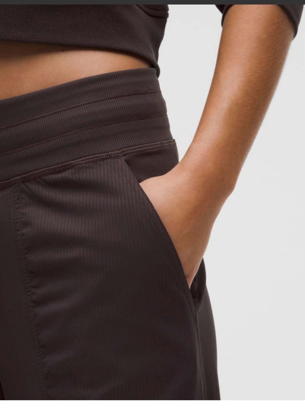 🆕Bnwt lululemon athletica dance studio mid rise Women's Dark Brown Track Joggers - Picture 4 of 15
